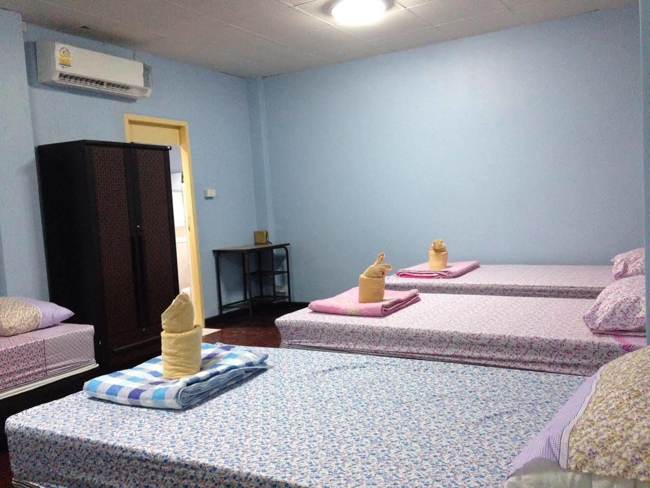 Nalin Guesthouse Chiang Mai Esterno foto